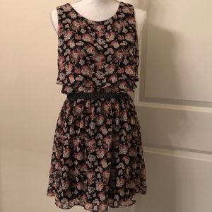 Forever 21 sleeveless floral mini dress